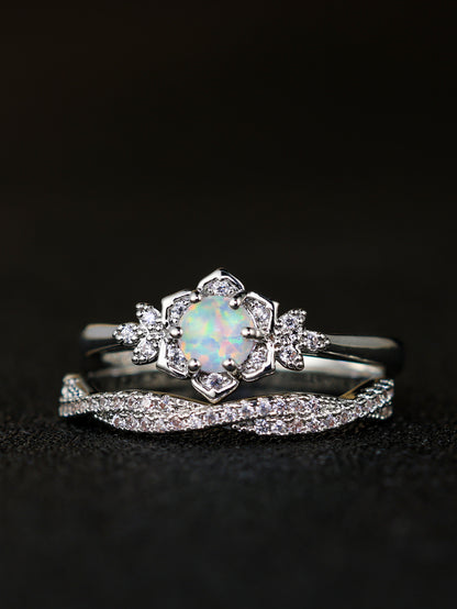 Anello opale a sei griffe