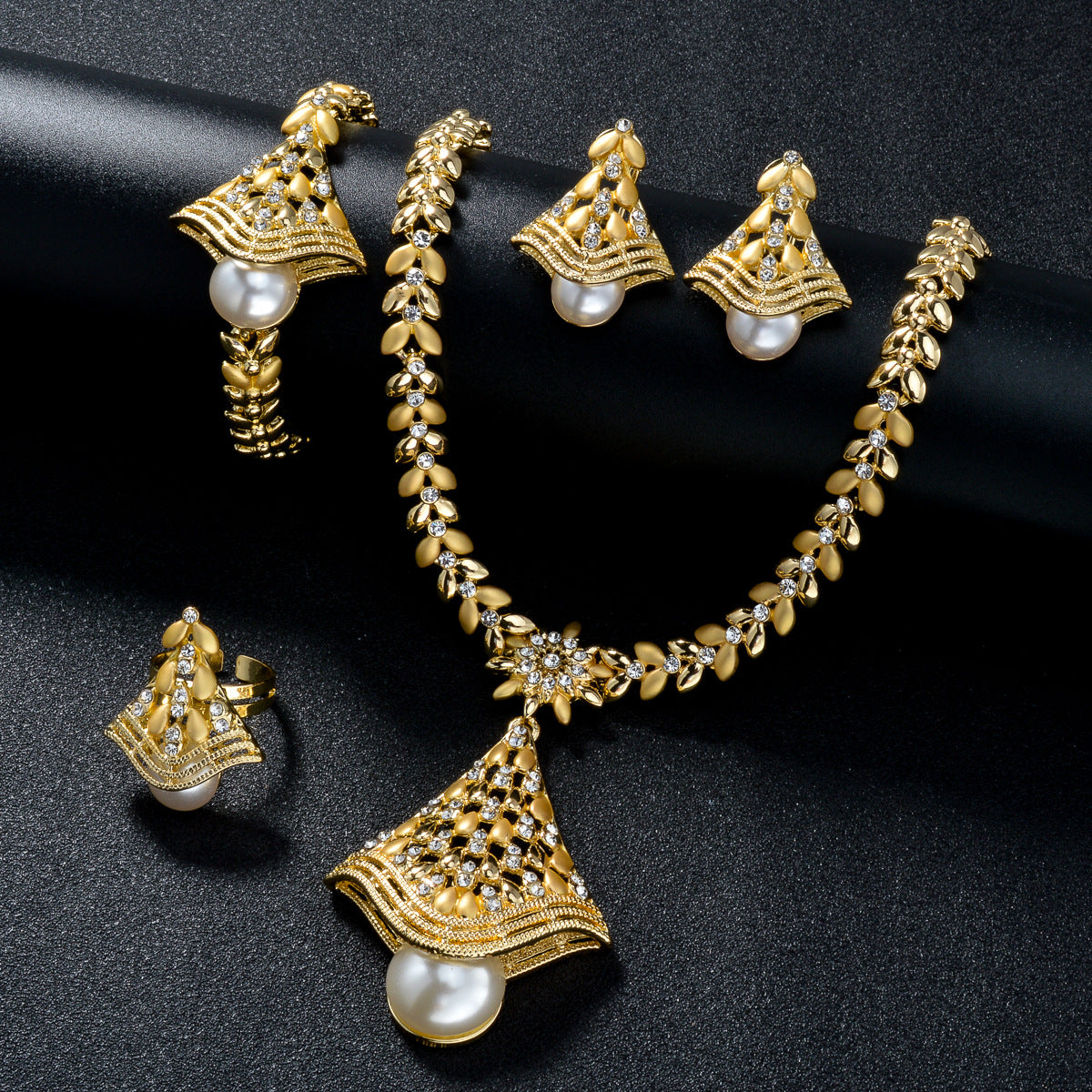 Collana foglie placcata oro