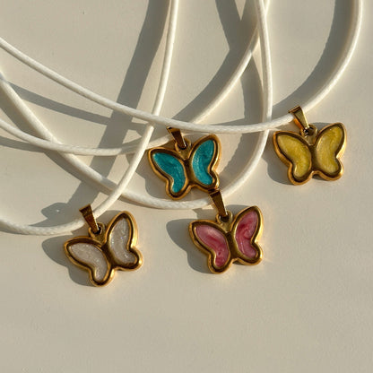 Collana con farfalla smaltata
