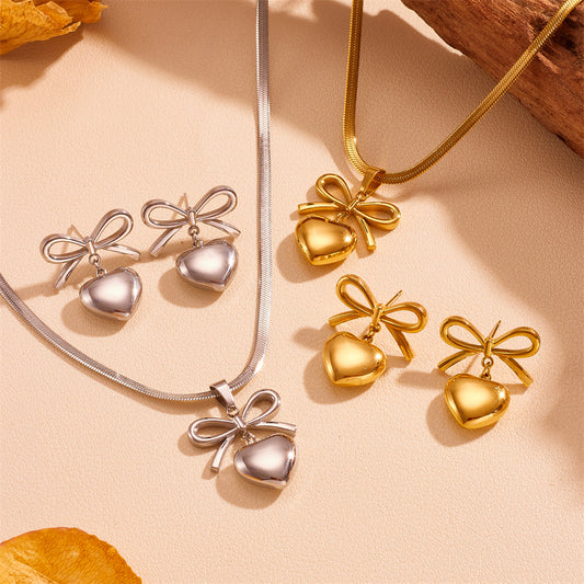 Set collana e orecchini cuore