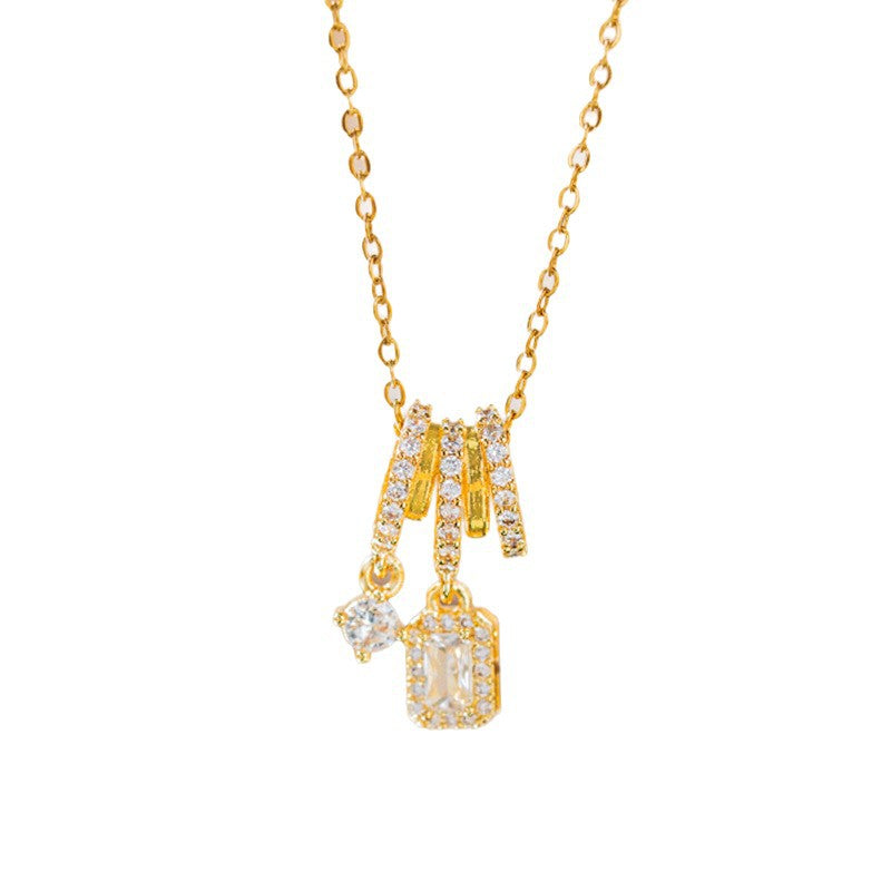 Collana quadrata con nappina