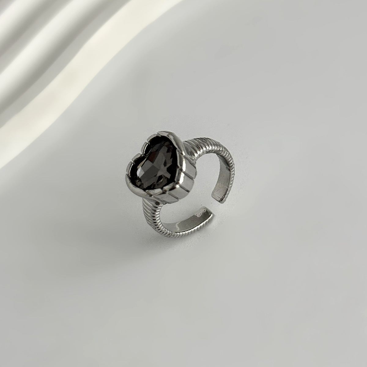 Gioiello geometrico minimalista