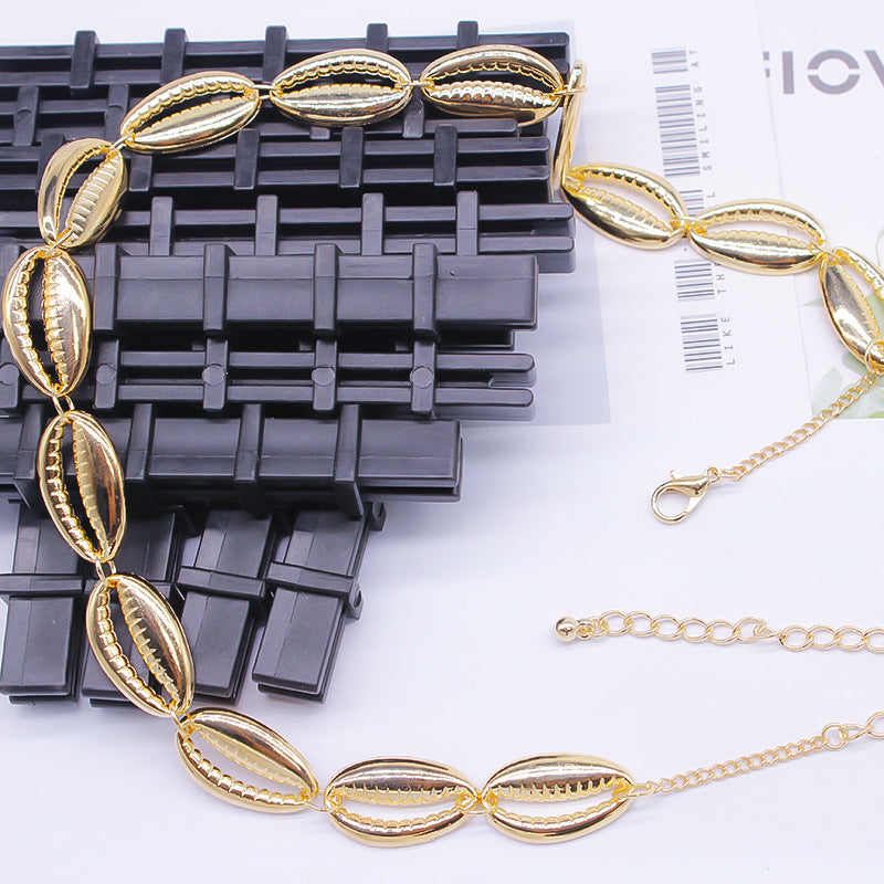 Collana con conchiglie