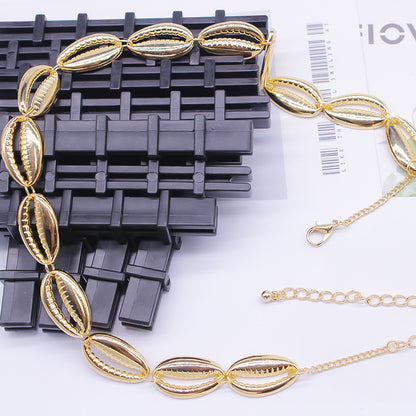 Collana con conchiglie
