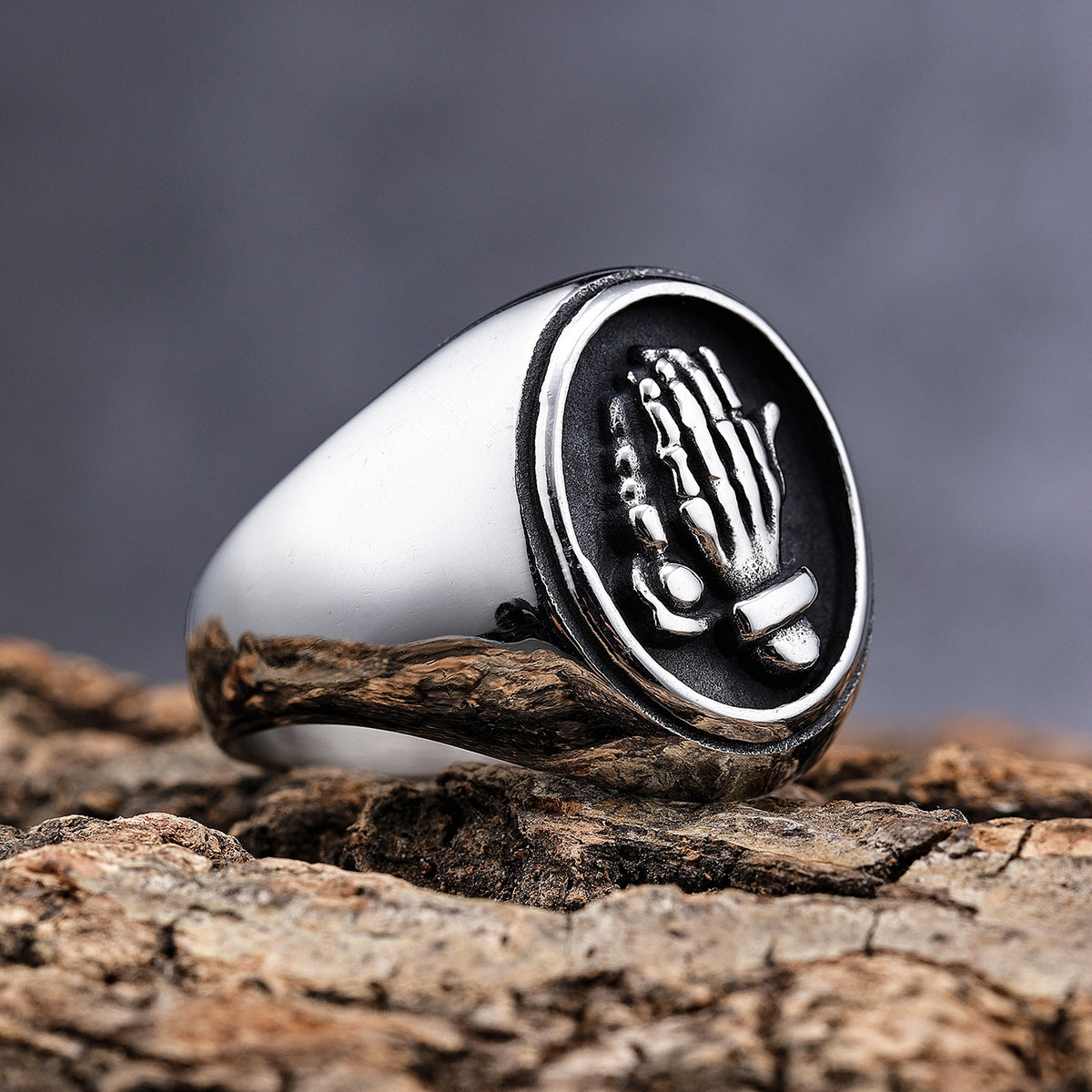 Anello mani in preghiera