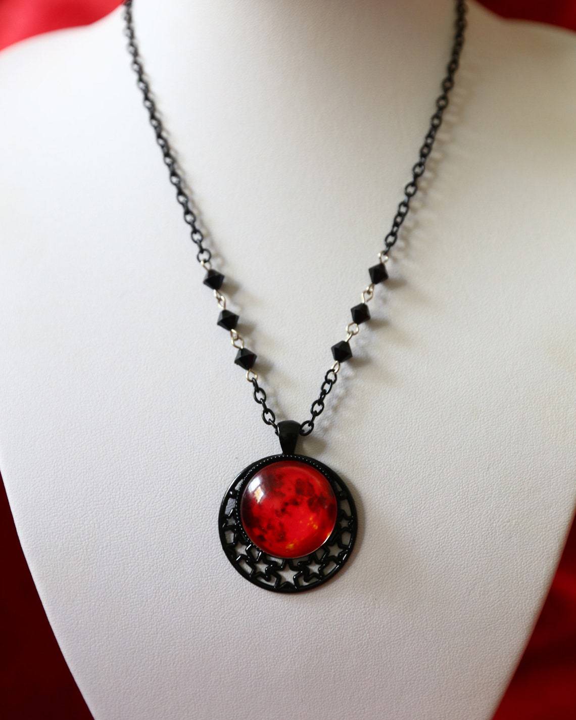 Collana luna gotica